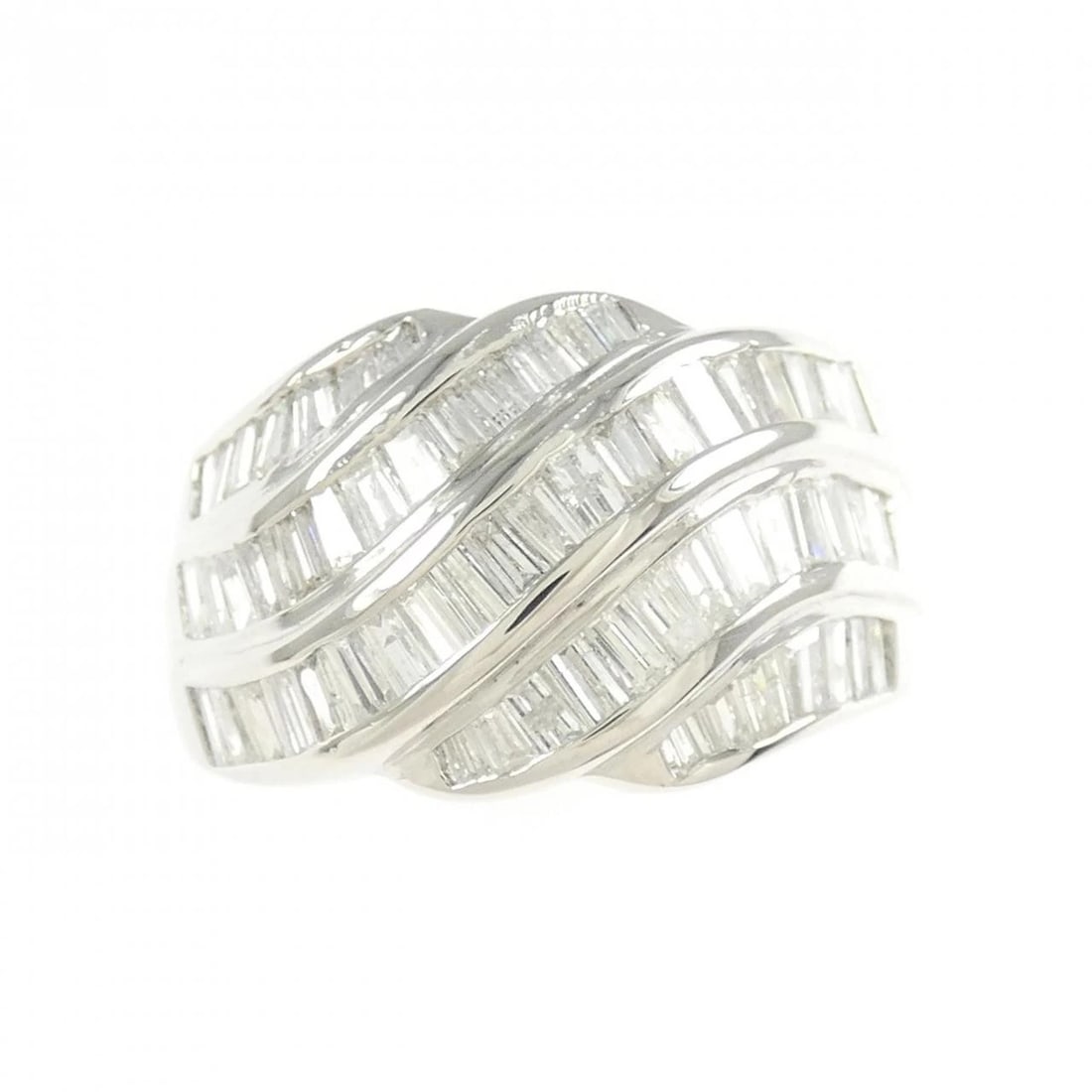 PT900 DIAMOND RING: PT900 Diamond Ring Brand: Unbranded Type/Style: Diamond Ring Material: Platinum900, Main Stone Natural Color: Platinum Size: US 6 1/2 Accessories: None Accessories Notice: When purchasing pre-owned