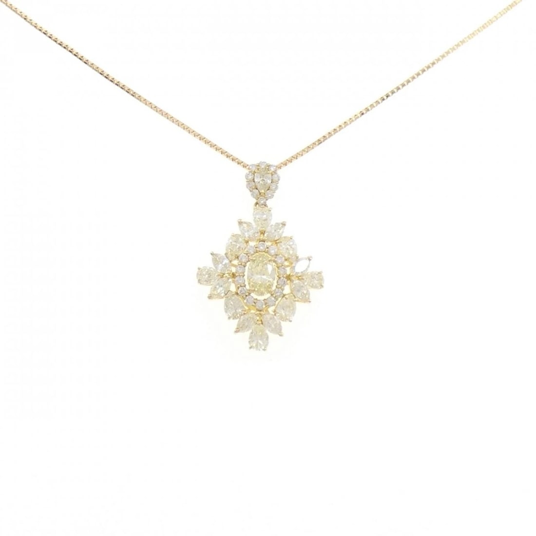 K18YG DIAMOND NECKLACE: K18YG Diamond Necklace Brand: Unbranded Type/Style: Diamond Necklace Material: 18K Yellow Gold, Main Stone Natural Color: Yellow Gold Size: Actual Size Pendant length approx. x width approx.: