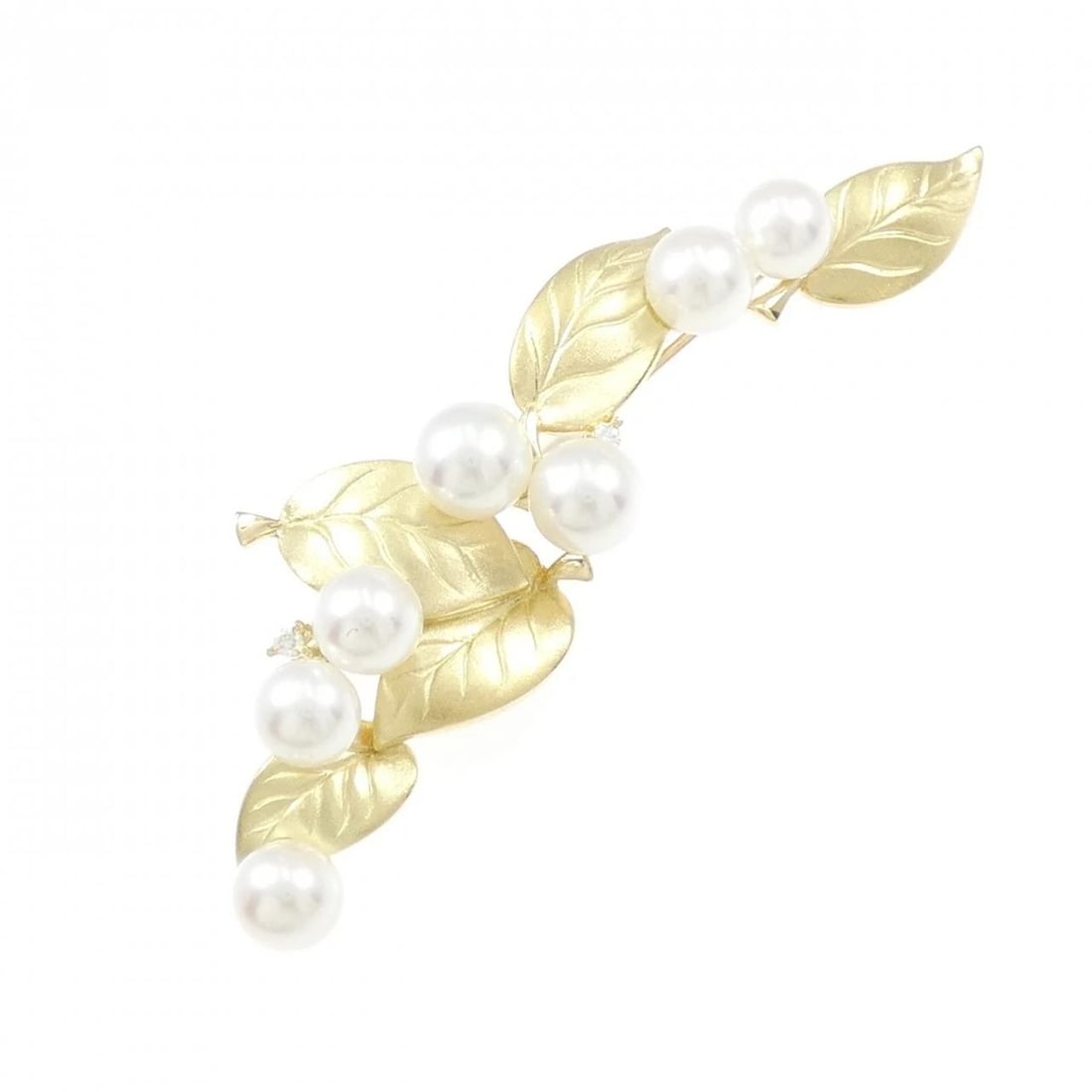 K18YG AKOYA PEARL BROOCH: K18YG Akoya Pearl Brooch Brand: Unbranded Type/Style: Akoya Pearl Pendant/Brooch Material: 18K Yellow Gold, Main Stone Akoya Pearl Secondary Stone Diamond Color: Yellow Gold Size: Approx. length x