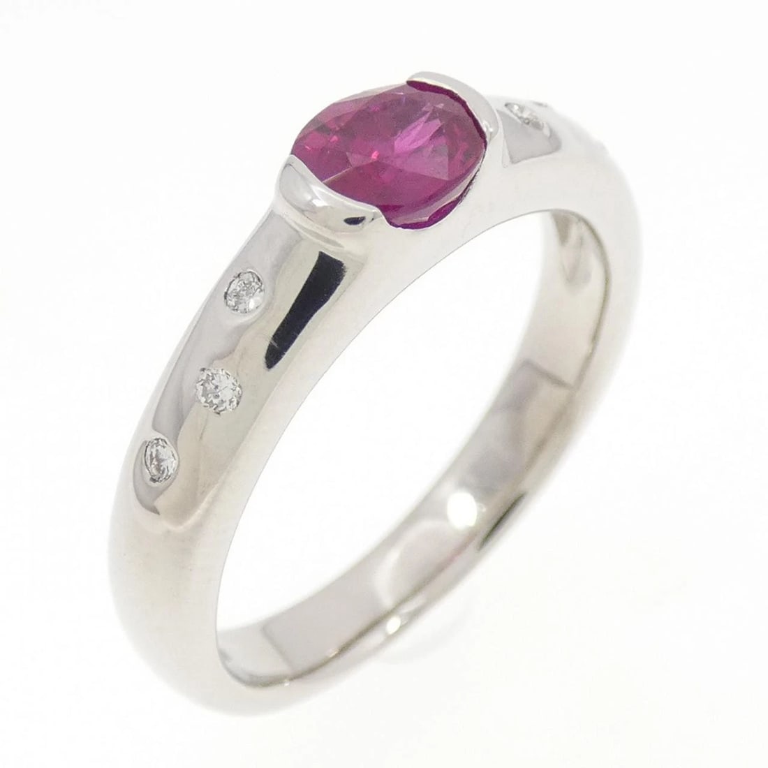 PT900 RUBY RING: PT900 Ruby Ring Brand: Unbranded Type/Style: Ruby Ring Material: Platinum900, Main Stone RubySecondary Stone Diamond Color: Platinum Size: US 5 3/4 Accessories: None Accessories Notice: When