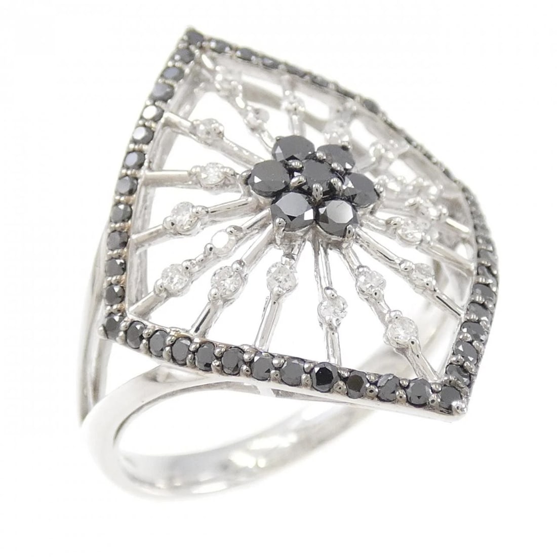 K18WG/K18BG FLOWER DIAMOND RING: K18WG/K18BG Flower Diamond Ring Brand: Unbranded Type/Style: Diamond Ring Material: 18K white gold/18K black gold, Main Stone Natural Color: white gold/black gold Size: US 7 Accessories: None