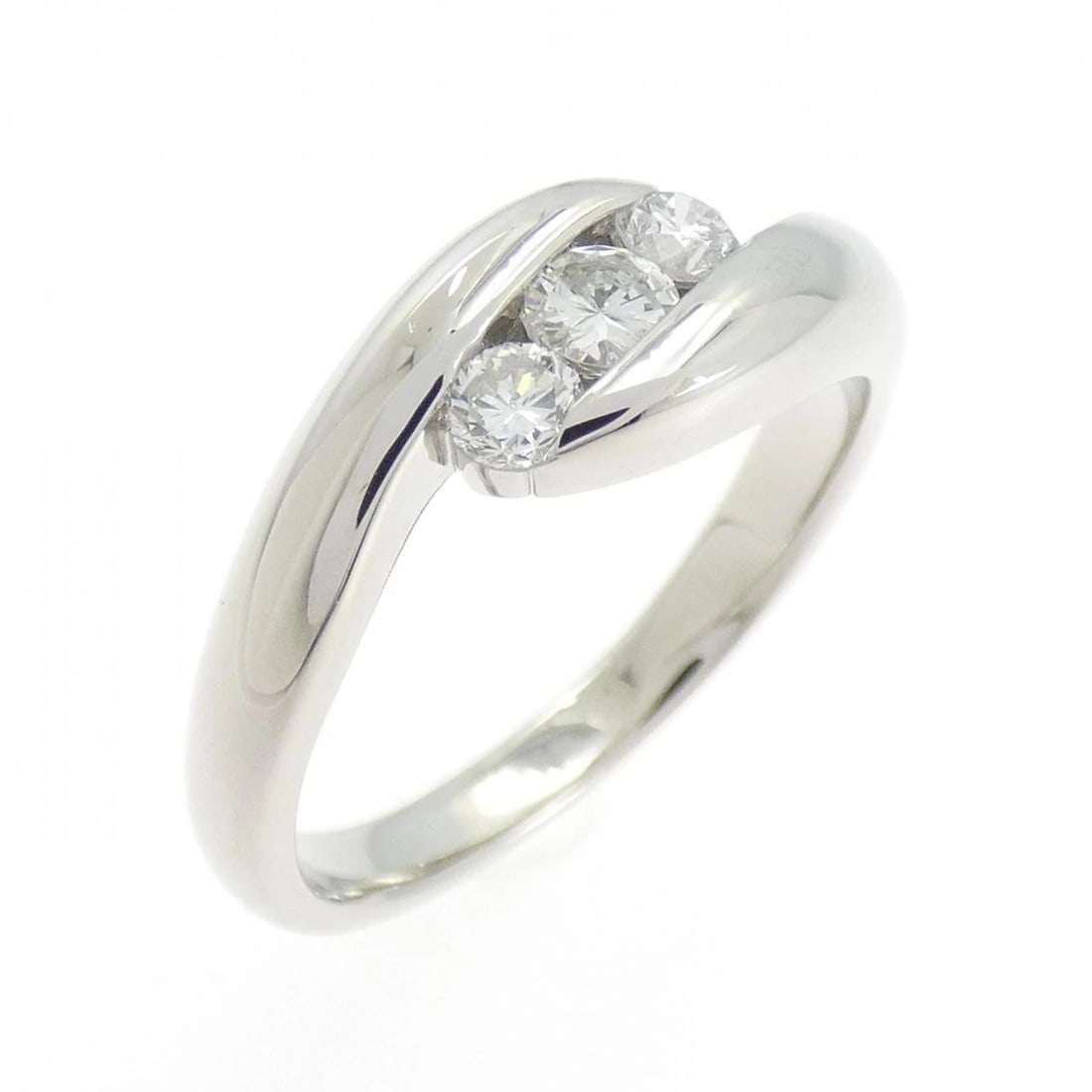 PT900 DIAMOND RING: PT900 Diamond Ring Brand: Unbranded Type/Style: Diamond Ring Material: PT900, Main Stone Natural Color: silver Size: US 6 1/2 Accessories: None Accessories Notice: When purchasing pre-owne