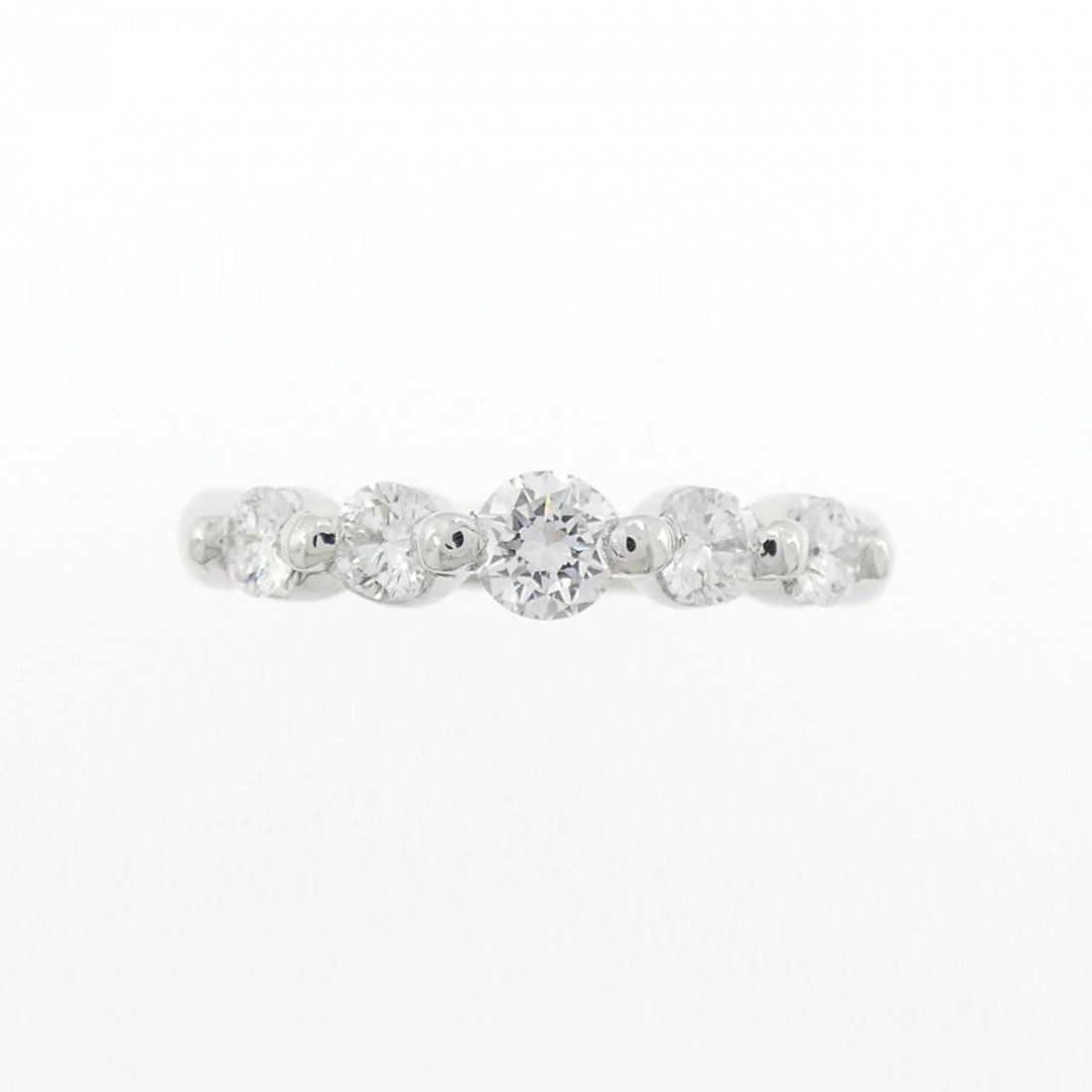 PT900 DIAMOND RING: PT900 Diamond Ring Brand: Unbranded Type/Style: Diamond ring Material: PT900, Color: Silver Size: US 5.75 Accessories: None Accessories Notice: When purchasing pre-owned goods, please refer to the