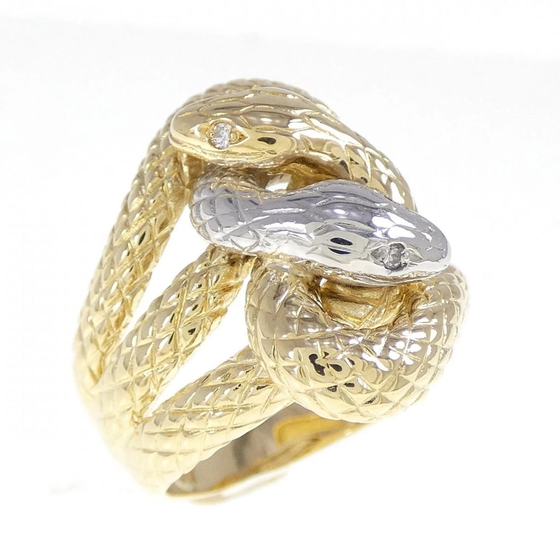 K18YG/PT900 DIAMOND RING: K18YG/PT900 Diamond Ring Brand: Unbranded Type/Style: Diamond ring Material: K18YG/PT90, Color: YG,silver Size: US 5 3/4 Accessories: None Accessories Notice: When purchasing pre-owned goods, please