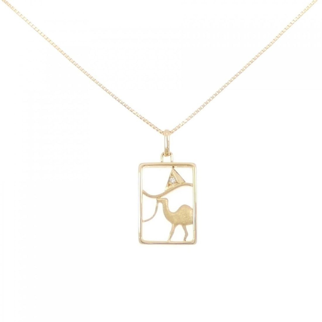 18K YELLOW GOLD DIAMOND NECKLACE: 18K Yellow Gold Diamond Necklace Brand: Unbranded Type/Style: Diamond Necklace Material: K18YG, Main Stone Natural Color: Yellow gold Size: 45cmActual Size Pendant length approx. x width approx.: 25.3