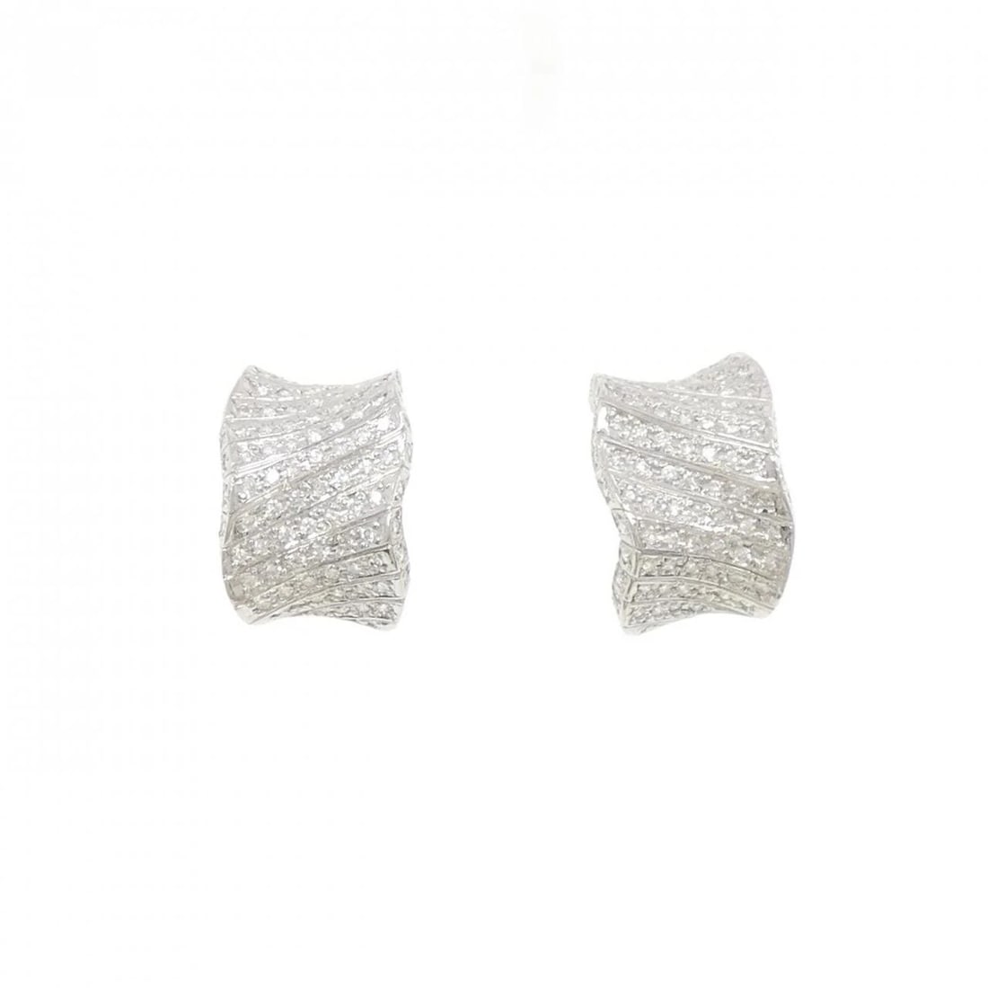 PT900 DIAMOND PIERCE: PT900 Diamond Pierce Brand: Unbranded Type/Style: Diamond Pierce/Earring Material: PT900, Main Stone Natural Color: Silver Size: Actual Size Approximate dimensions (height x width): 17.6mm x 12.3mm