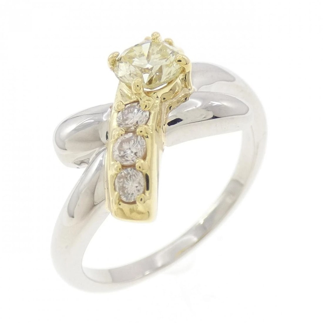 PT900/K18YG DIAMOND RING (1 of 2)