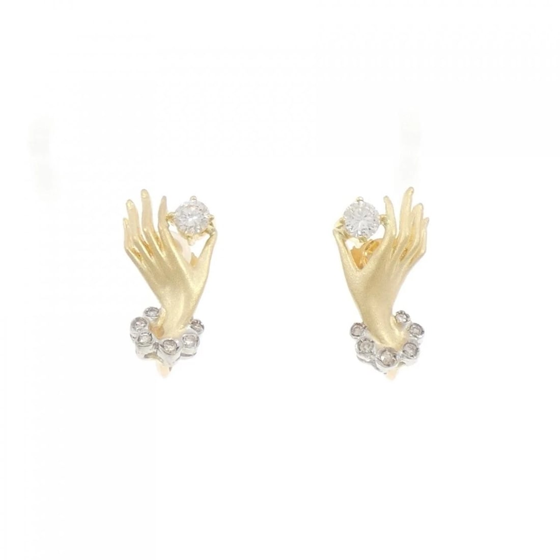750YG/750WG DIAMOND EARRINGS: 750YG/750WG Diamond Earrings Brand: Unbranded Type/Style: Diamond Pierce/Earring Material: 750YG/750WG, Main Stone Natural Color: YG,WG Size: Actual Size Approx. height x width: 19.5mm x 9.9mm