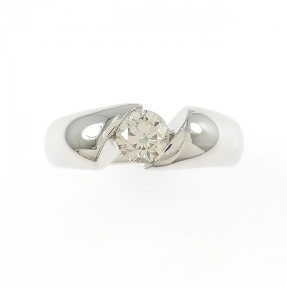PT950 DIAMOND RING: PT950 Diamond Ring Brand: Unbranded Type/Style: Diamond Ring Material: PT950, Color: Silver Size: US 6 1/4 Accessories: None Accessories Notice: When purchasing pre-owned goods, please refer to the