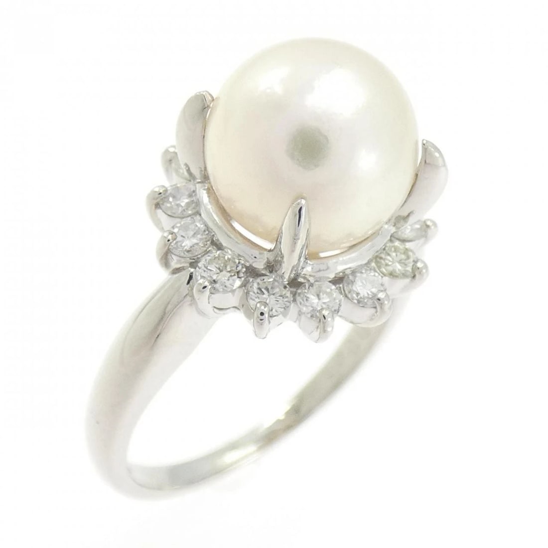PT850 AKOYA PEARL RING: PT850 Akoya Pearl Ring Brand: Unbranded Type/Style: Akoya Pearl Ring Material: PT850, Main Stone Akoya Pearl Secondary Stone Diamond Color: Platinum Size: US 6 1/4 Accessories: None Accessories