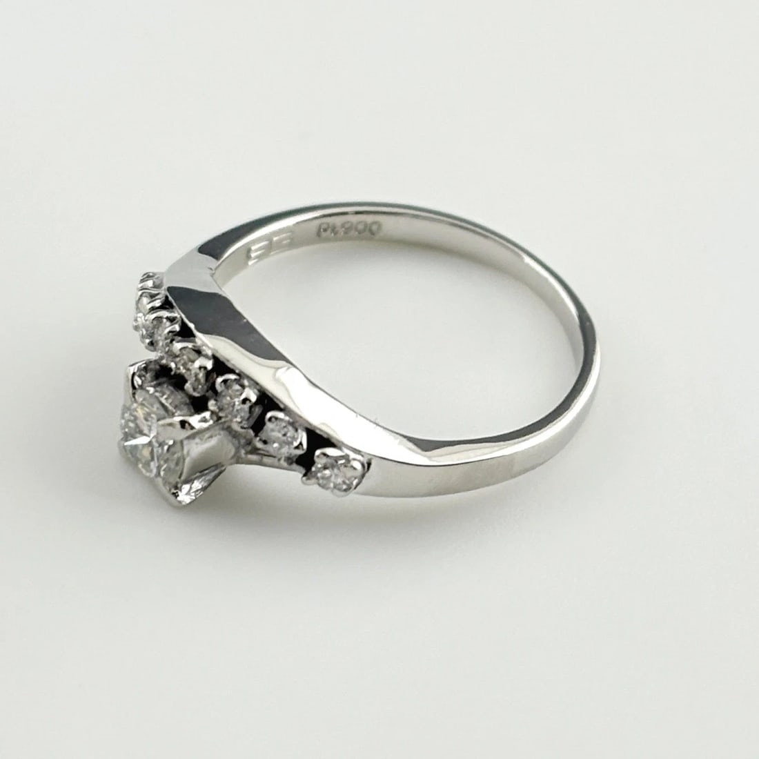 DIAMOND DESIGN PLATINUM RING - 3