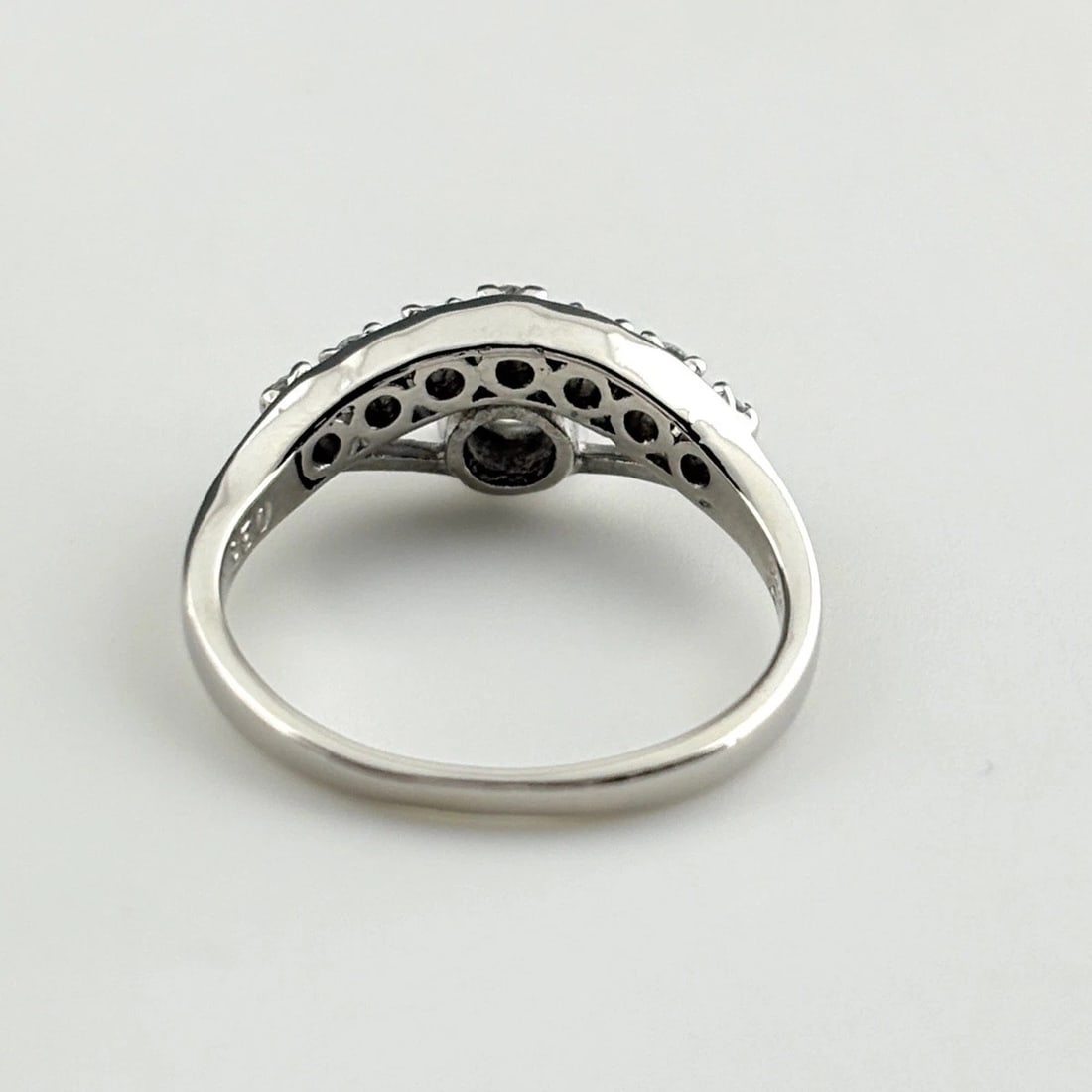 DIAMOND DESIGN PLATINUM RING - 4