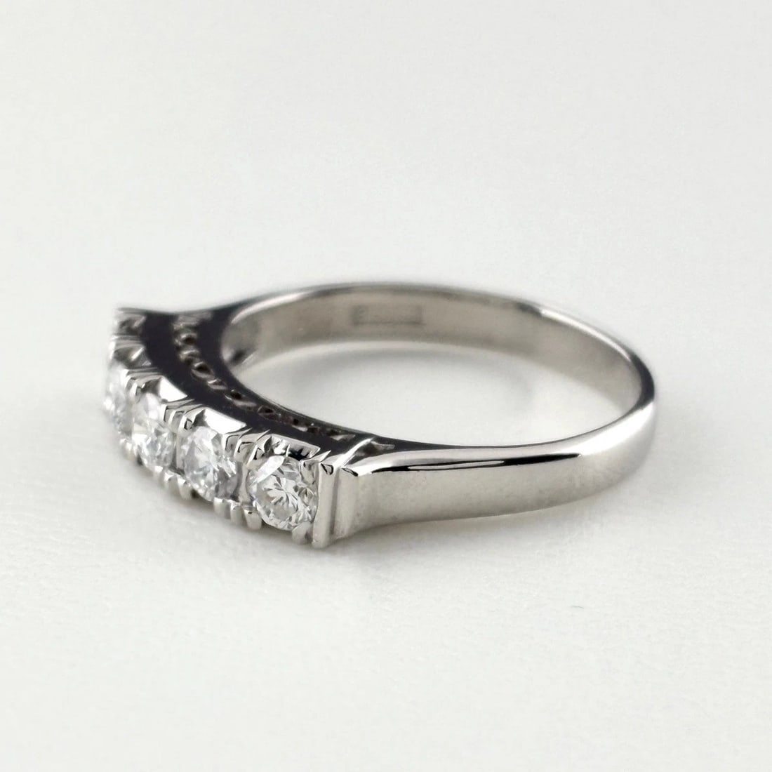 MELEE DIAMOND DESIGN RING PLATINUM: melee diamond design ring Platinum Brand: Unbranded Type/Style: Ring Material: Pt900, Color: PT Size: US 5.5 to 6 Accessories: None Accessories Notice: When purchasing pre-owned goods, please refer
