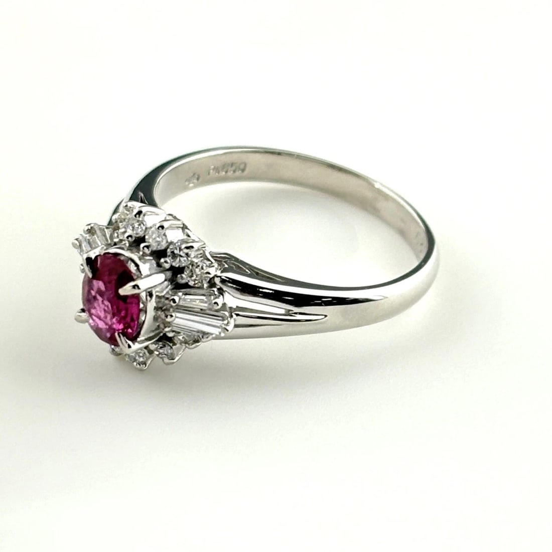 RUBY DESIGN RING PLATINUM
