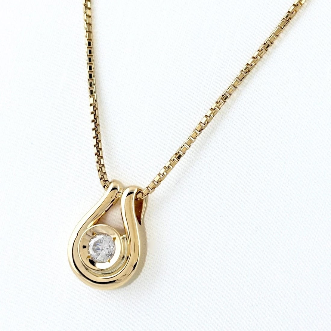 DIAMOND DESIGN NECKLACE YELLOWGOLD PENDANT 18K 750: Diamond design necklace YellowGold Pendant 18K 750 Brand: Unbranded Type/Style: Necklace Material: 18K 750 YG, Main Stone Natural Color: Gold Size: Chain / code 50cm(19.7") Chain width 1.0mm(0.0")