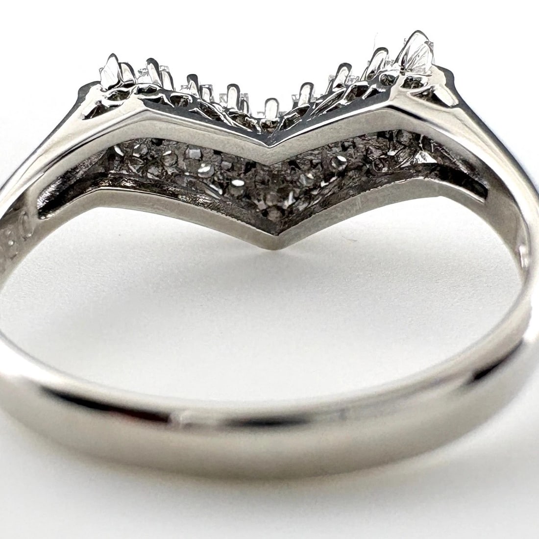MELEE DIAMOND DESIGN RING - 3