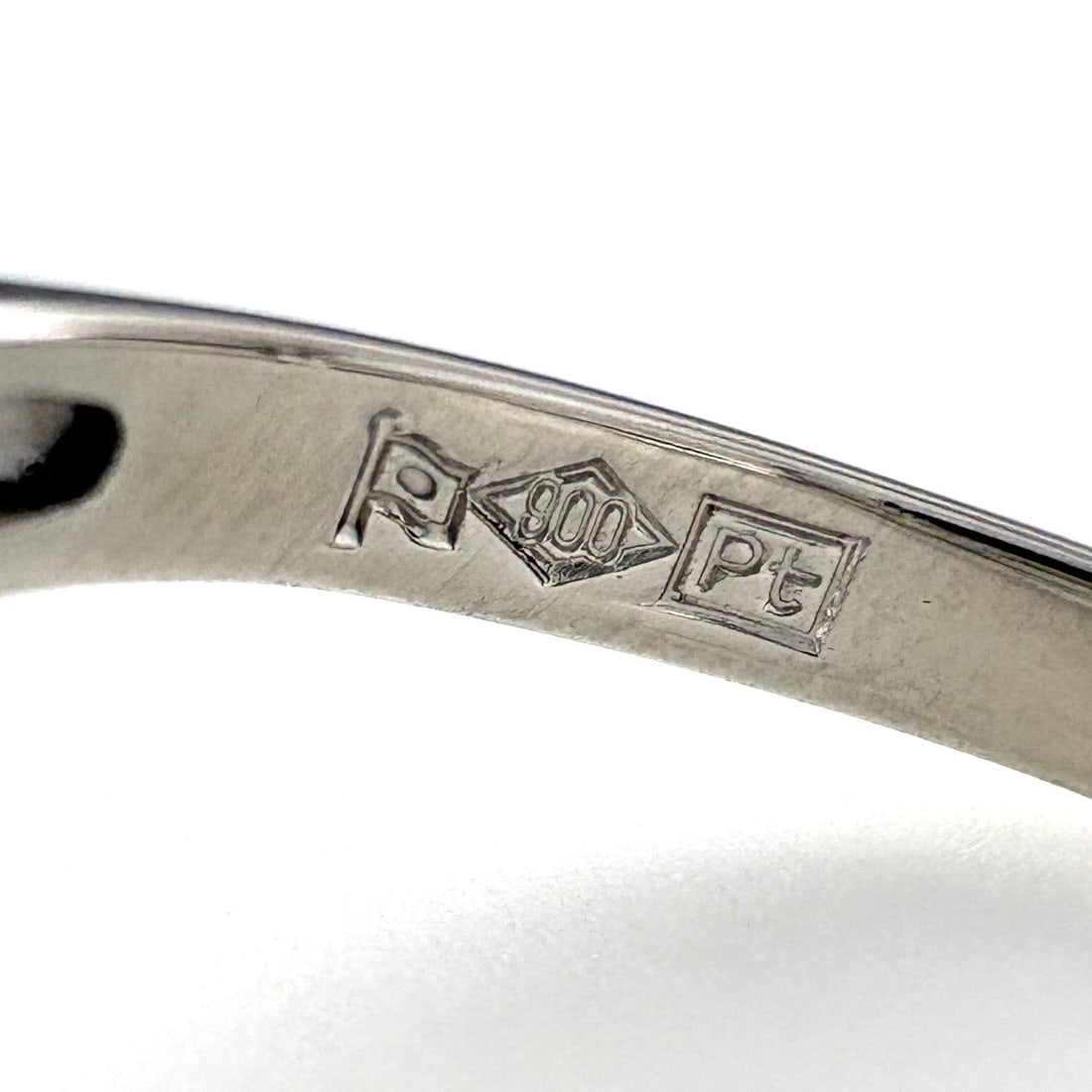 MELEE DIAMOND DESIGN RING - 4