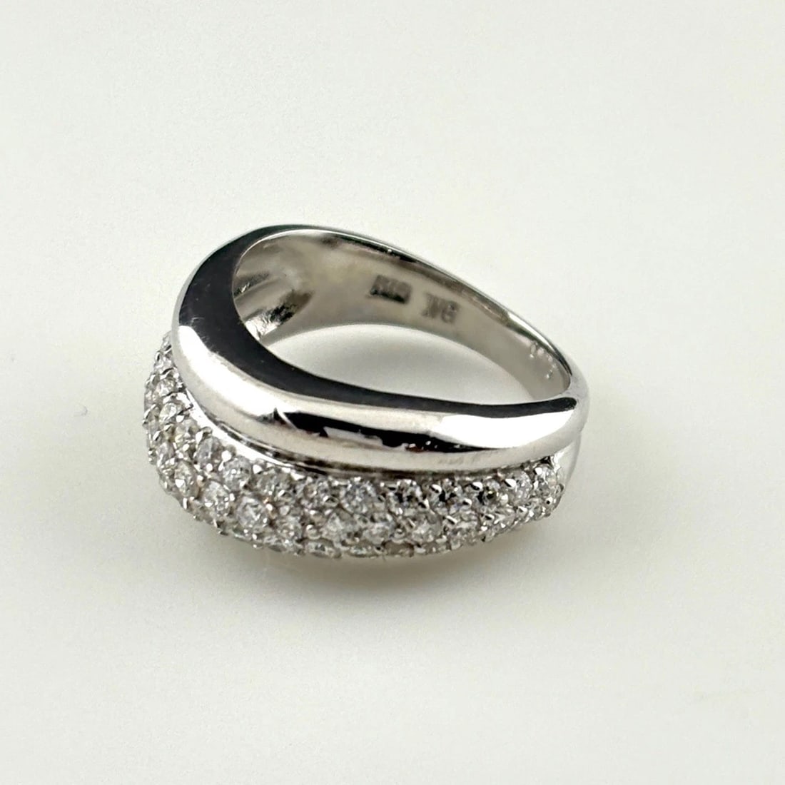 MELEE DIAMOND DESIGN WHITEGOLD RING 18K WG: melee diamond design WhiteGold Ring 18K WG Brand: Unbranded Type/Style: Ring Material: 18K WG, Color: White Size: US 2 Accessories: None Accessories Notice: When purchasing pre-owned goods, please