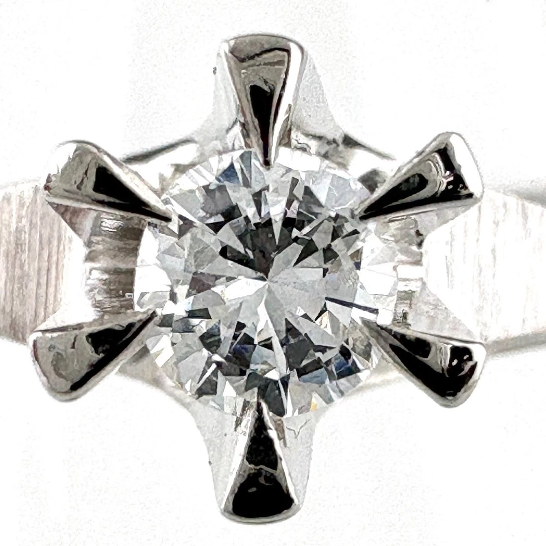 DIAMOND DESIGN RING PLATINUM - 2