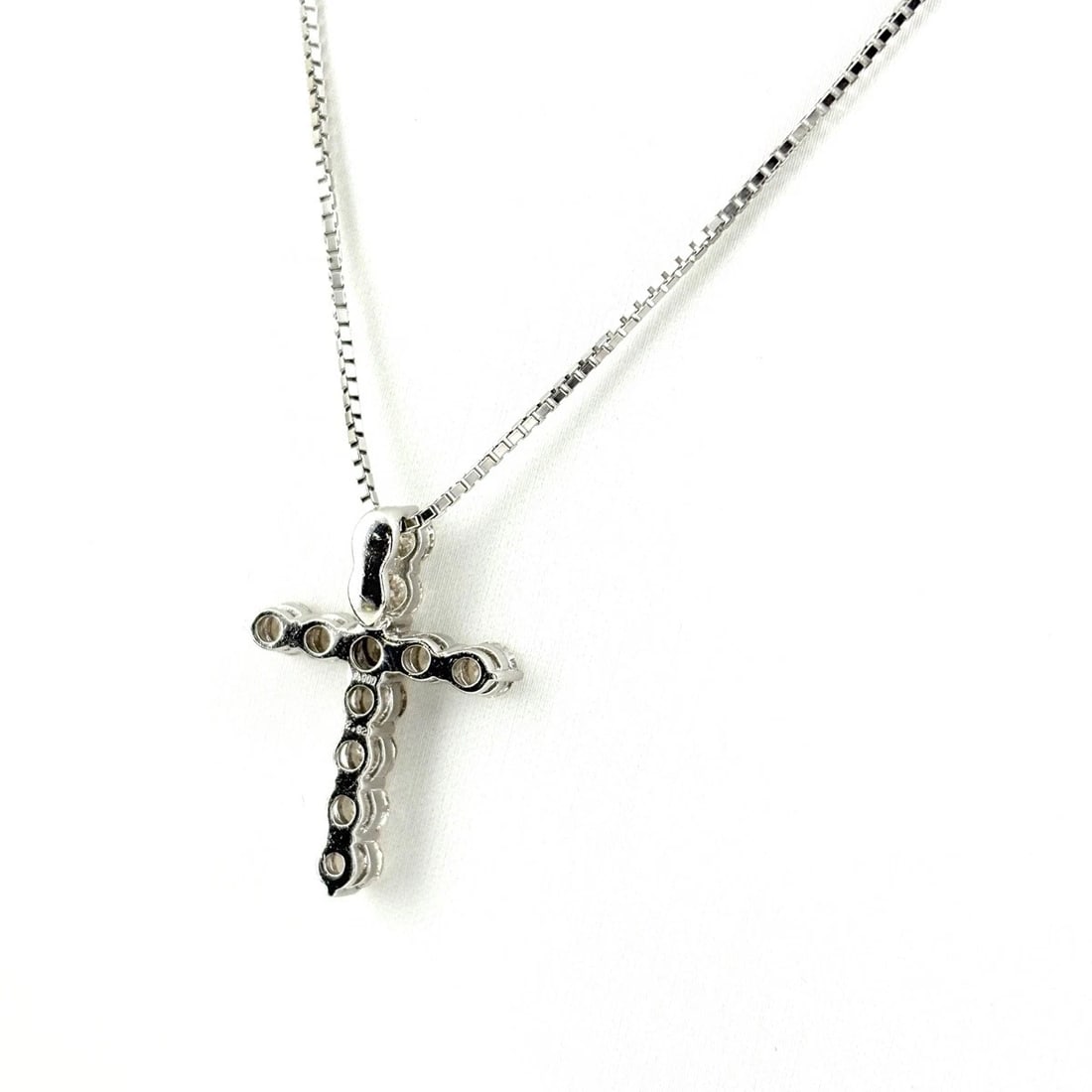 CROSS MOTIF DESIGN NECKLACE PLATINUM PENDANT DIAMOND: Cross motif design Necklace Platinum Pendant diamond Brand: Unbranded Type/Style: Necklace Material: Pt900, Color: Silver Size: Chain / code 45cm(17.7") Chain width 1.0mm(0.0") Pendant size