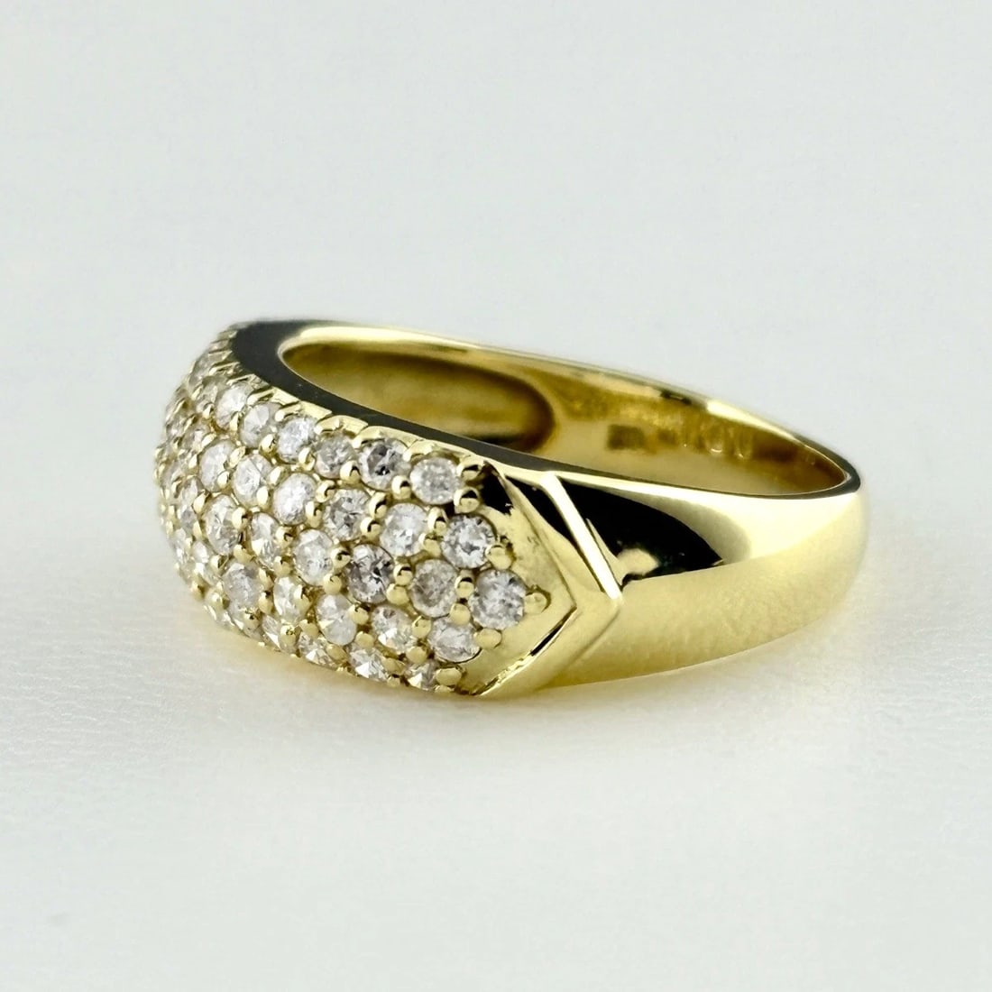 MELEE DIAMOND DESIGN RING YG YELLOWGOLD: melee diamond design ring YG YellowGold Brand: Unbranded Type/Style: Ring Material: 18K YellowGold, Color: YellowGold Size: US 6 Accessories: None Accessories Notice: When purchasing pre-owned goods,