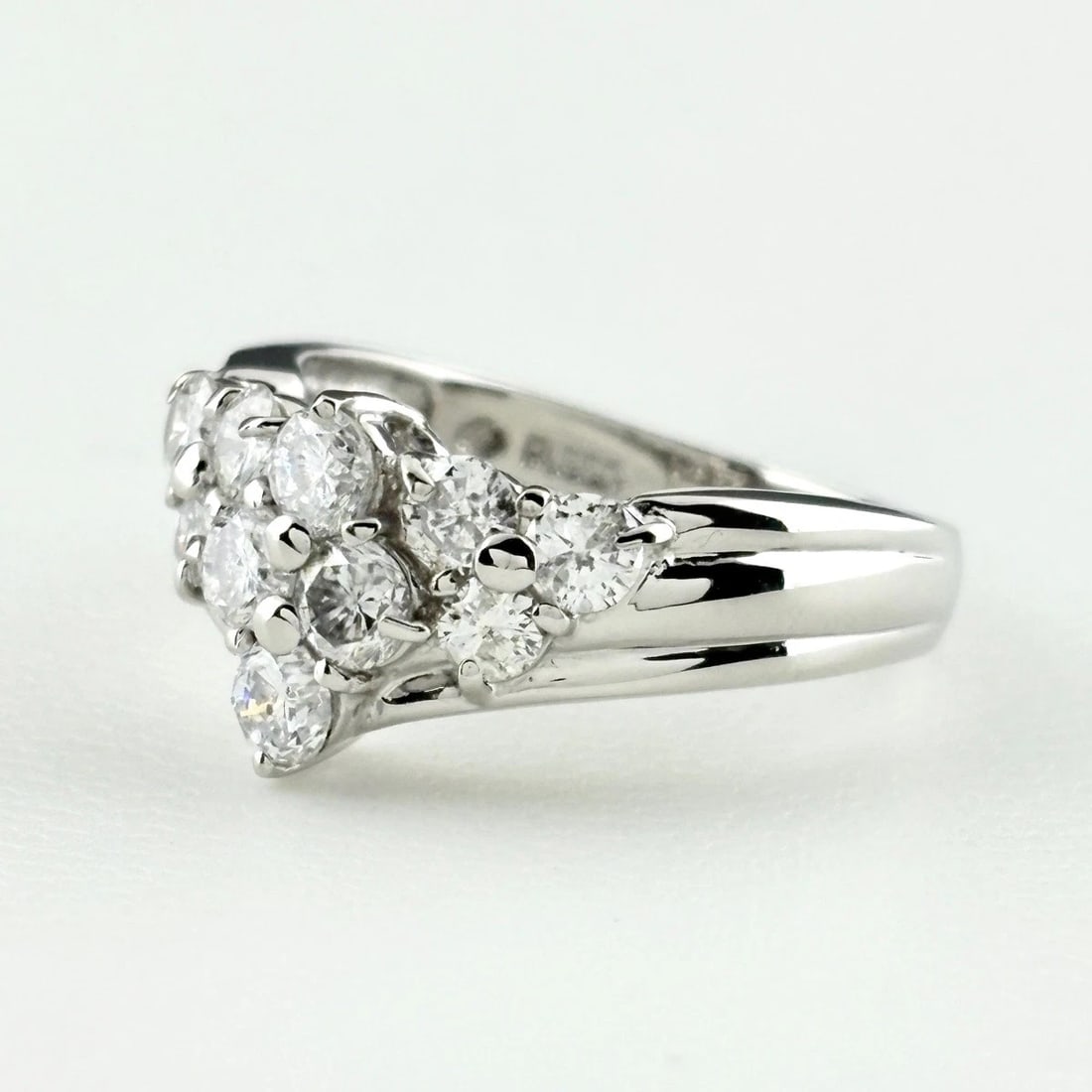 MELEE DIAMOND DESIGN RING PLATINUM: melee diamond design ring Platinum Brand: Unbranded Type/Style: Ring Material: Pt850, Color: PT Size: US 6 to 6.5 Accessories: None Accessories Notice: When purchasing pre-owned goods, please refer