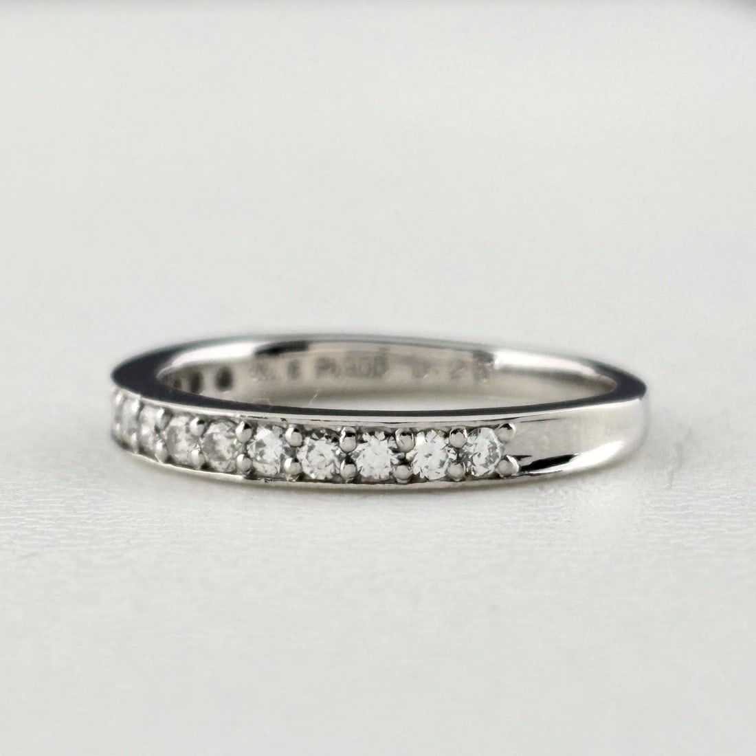 MELEE DIAMOND DESIGN RING PLATINUM: melee diamond design ring Platinum Brand: Unbranded Type/Style: Ring Material: Pt900, Color: PT Size: US 4.5 to 5 Accessories: None Accessories Notice: When purchasing pre-owned goods, please refer