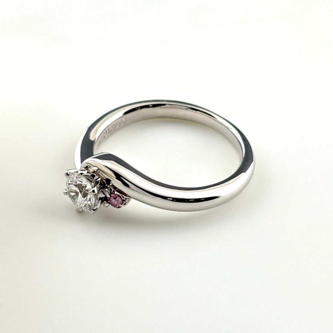 DIAMOND DESIGN RING PLATINUM RING MELEE DIAMOND: diamond design ring Platinum ring melee diamond Brand: Unbranded Type/Style: Ring Material: Pt950, Color: PT Size: US 5 Accessories: None Accessories Notice: When purchasing pre-owned good
