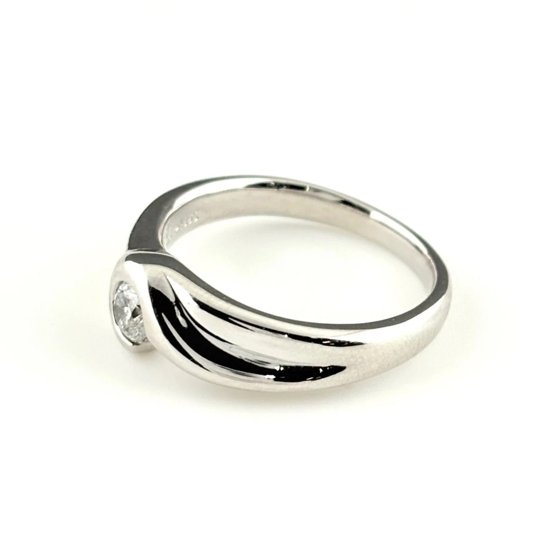 DIAMOND DESIGN RING PLATINUM: diamond design ring Platinum Brand: Unbranded Type/Style: Ring Material: Pt850, Color: PT Size: US 7 to 7.5 Accessories: None Accessories Notice: When purchasing pre-owned goods, please re