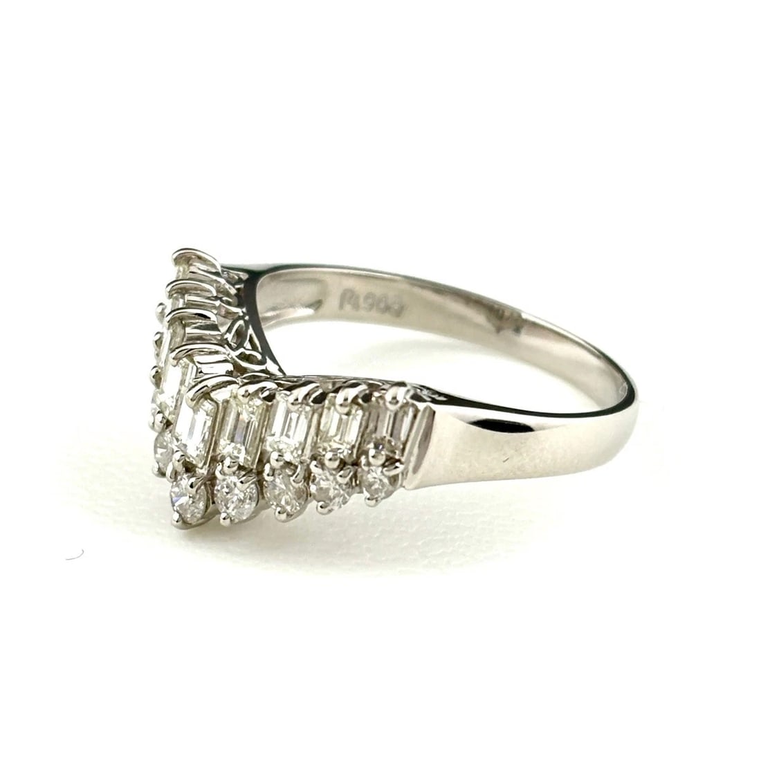 MELEE DIAMOND DESIGN RING PLATINUM: melee diamond design ring Platinum Brand: Unbranded Type/Style: Ring Material: Pt900, Color: PT Size: US 7 to 7.5 Accessories: None Accessories Notice: When purchasing pre-owned goods, please refer