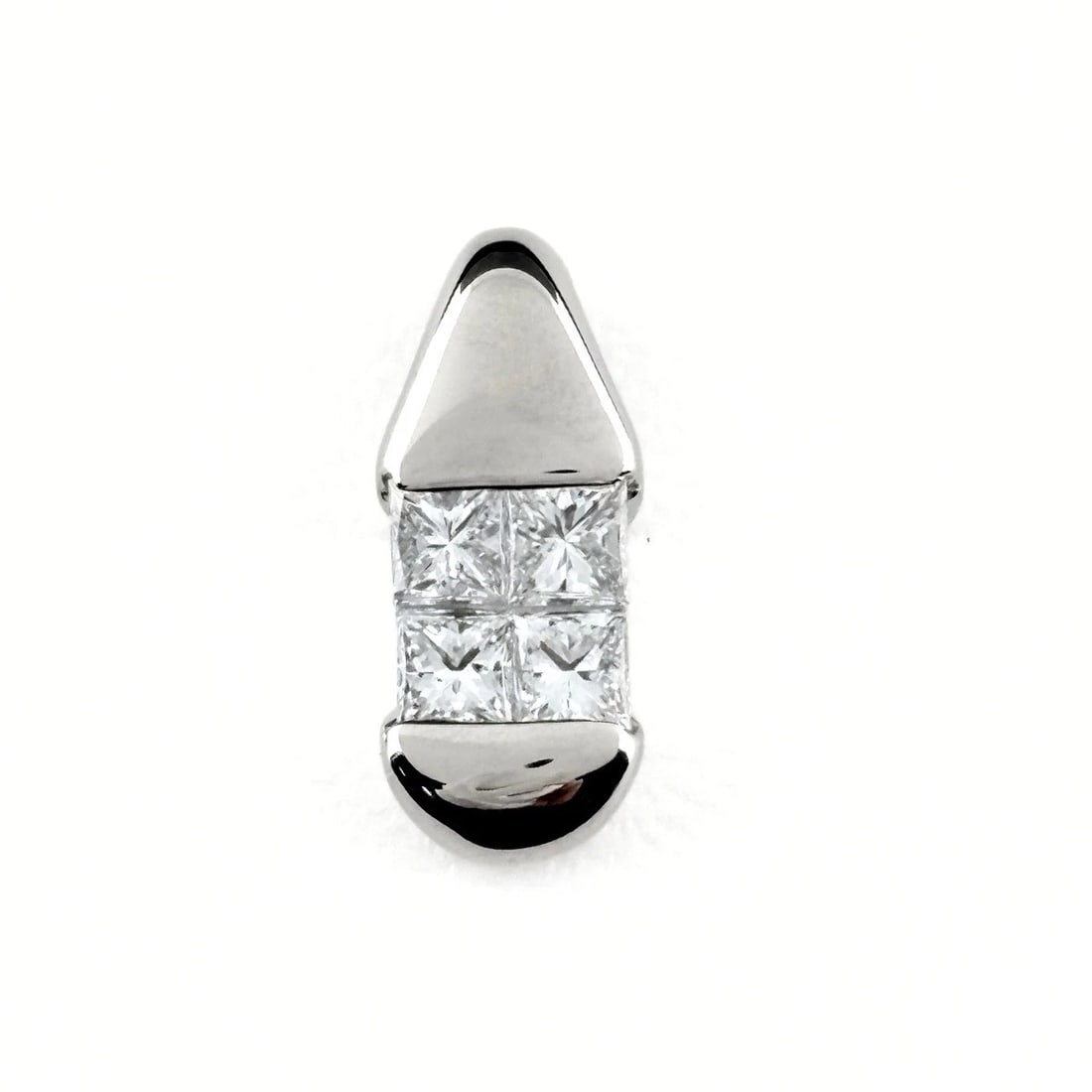 MELEE DIAMOND PENDANT HEAD PLATINUM HEAD PT900 DIAMOND: melee diamond Pendant Head Platinum Head Pt900 diamond Brand: Unbranded Type/Style: Pendant Head Material: Pt900, Color: Silver Size: Pendant size 18.2?7.5mm(0.7") Inside diameter of the bail 4.8?2.1m