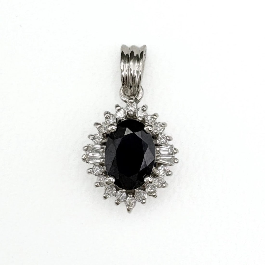 SAPPHIRE DESIGN PENDANT HEAD PLATINUM MELEE DIAMOND: Sapphire Design Pendant Head Platinum melee diamond Brand: Unbranded Type/Style: Pendant Head Material: Pt900, Main Stone sapphire Color: PT Size: Total length of the pendant head including a bail