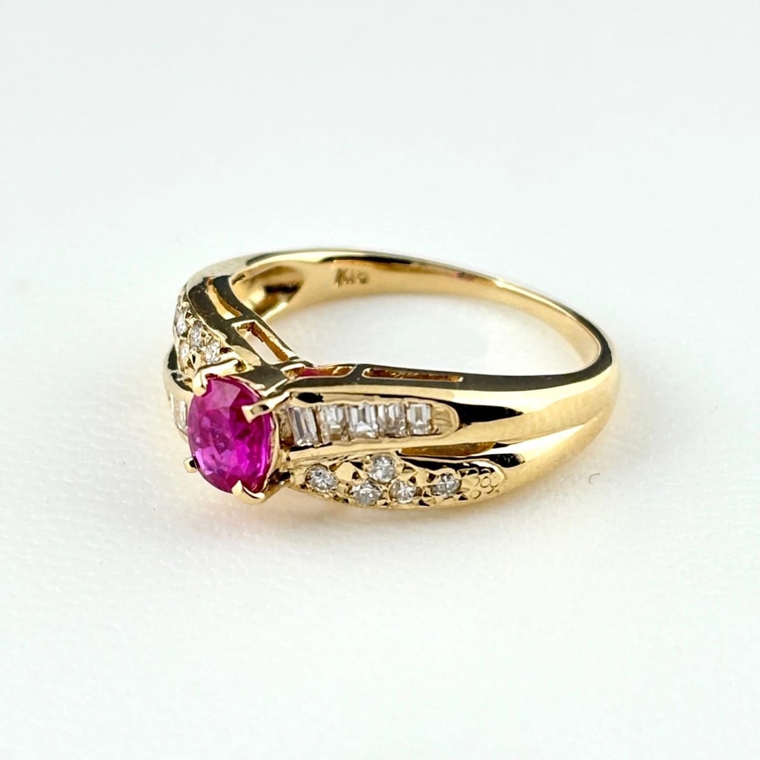 RUBY DESIGN RING YG YELLOWGOLD RING MELEE DIAMOND: ruby design ring YG YellowGold ring melee diamond Brand: Unbranded Type/Style: Ring Material: 18K YellowGold, Main Stone Ruby Color: YellowGold Size: US 5 Accessories: None Accessories Not