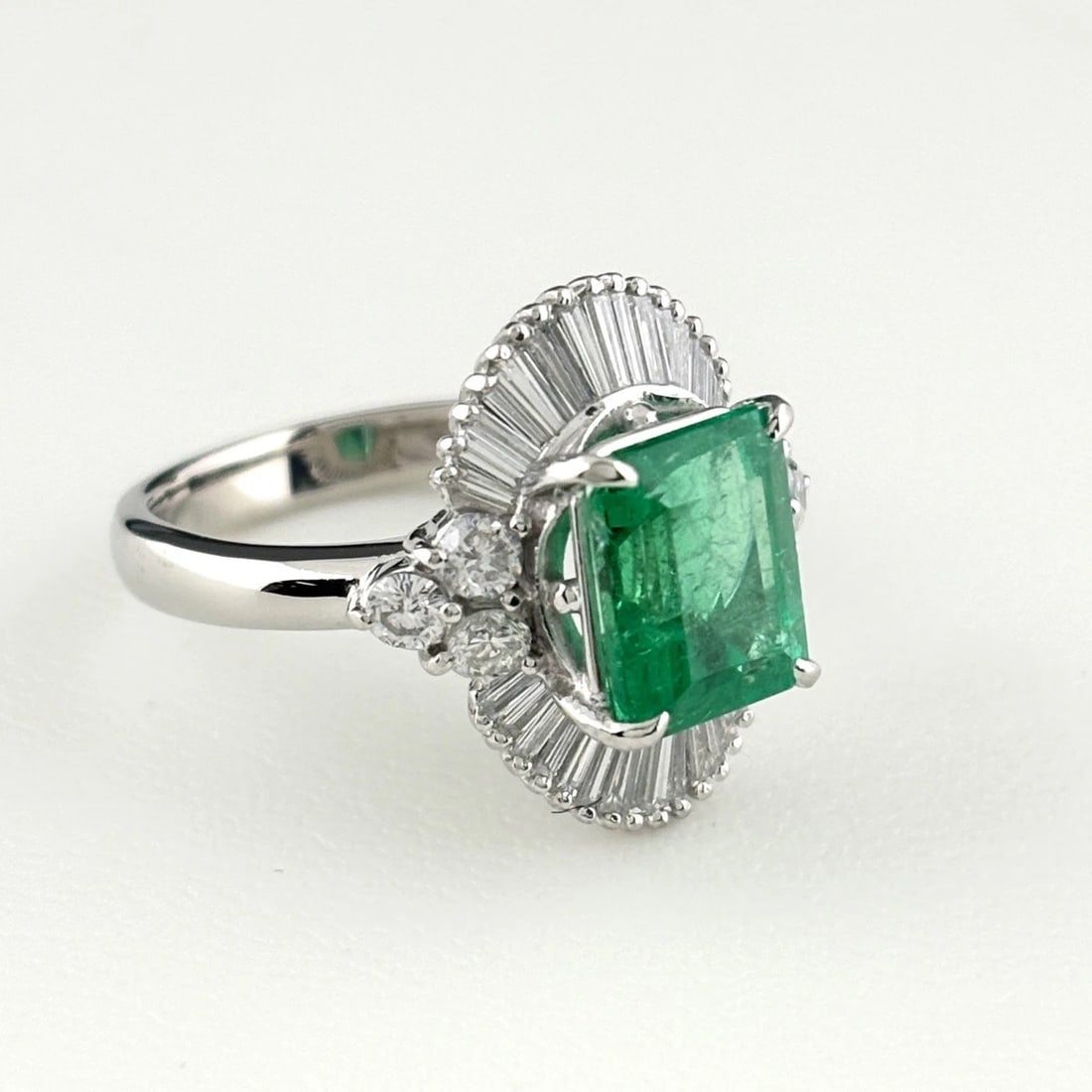 MELEE DIAMOND DESIGN RING - 3