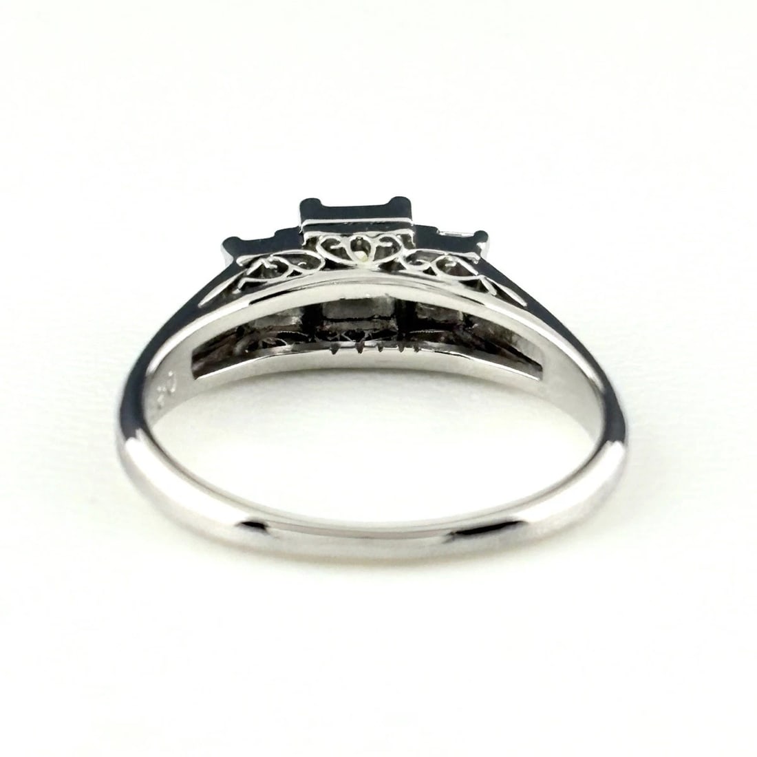 DIAMOND DESIGN PLATINUM RING - 3
