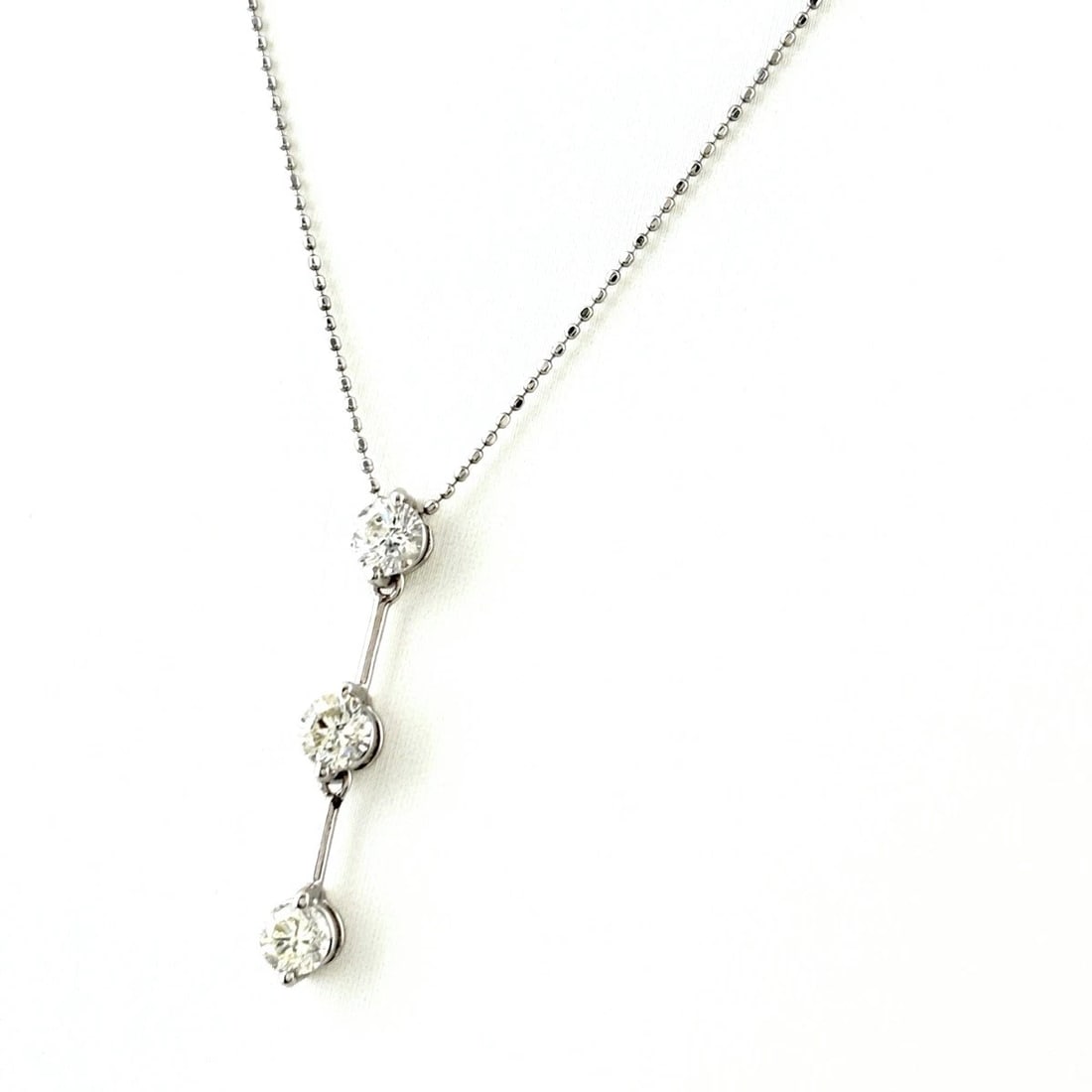 MELEE DIAMOND DESIGN PLATINUM PENDANT NECKLACE: melee diamond design Platinum Pendant Necklace Brand: Unbranded Type/Style: Necklace Material: Pt900, Color: PT Size: Chain / code 41cm(16.1") Pendant size 29.4?4.4mm(1.2") Accessories: None