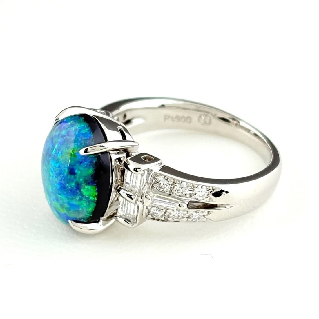 BLACK OPAL DESIGN RING PLATINUM RING MELEE DIAMOND (1 of 3)