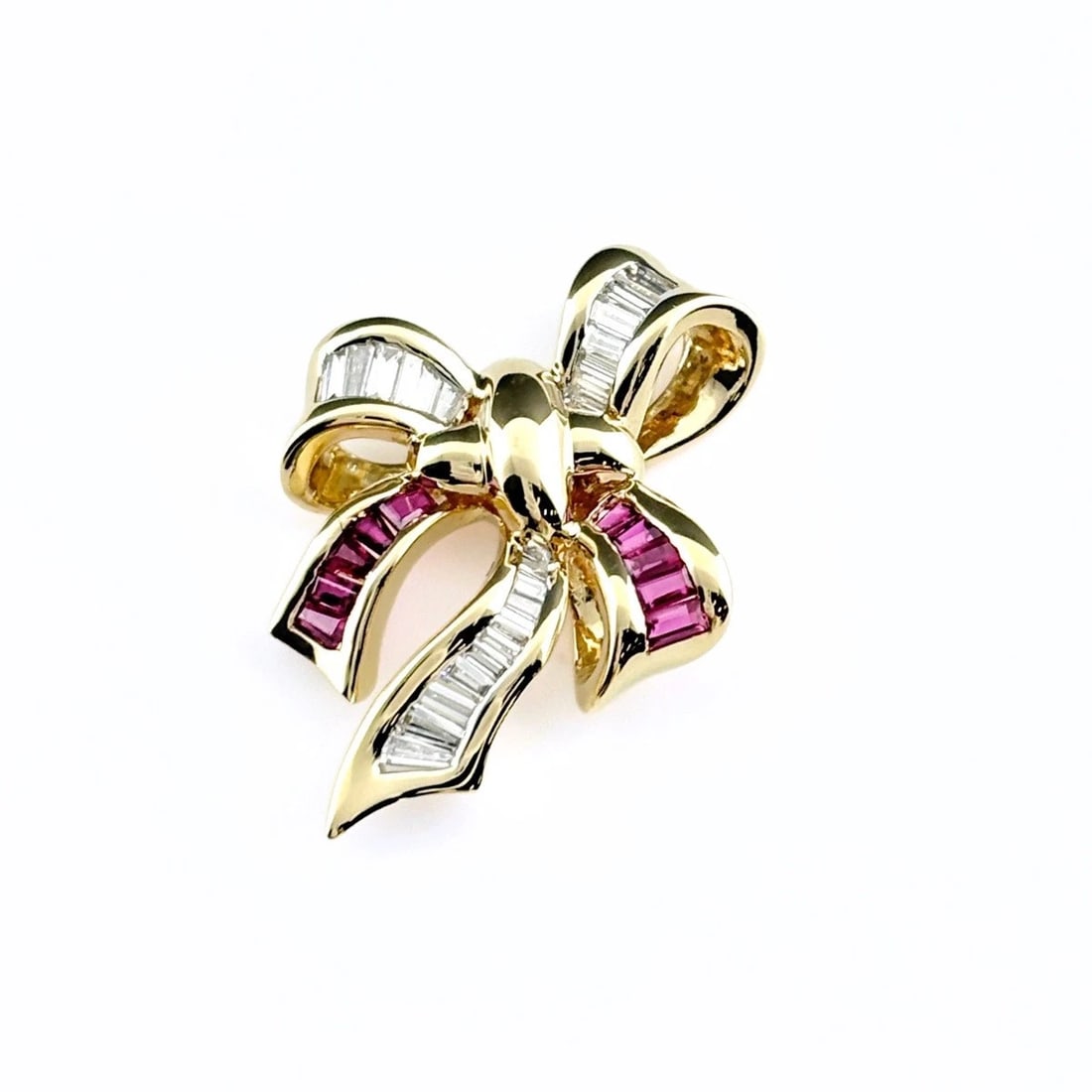 RIBBON MOTIF PENDANT HEAD YELLOWGOLD DIAMOND PENDANT: Ribbon motif Pendant Head YellowGold diamond Pendant Brand: Unbranded Type/Style: Pendant Head Material: 18K YG, Color: Yellow Size: Pendant size 29.4?21.8mm(1.2") Inside diameter of the bail