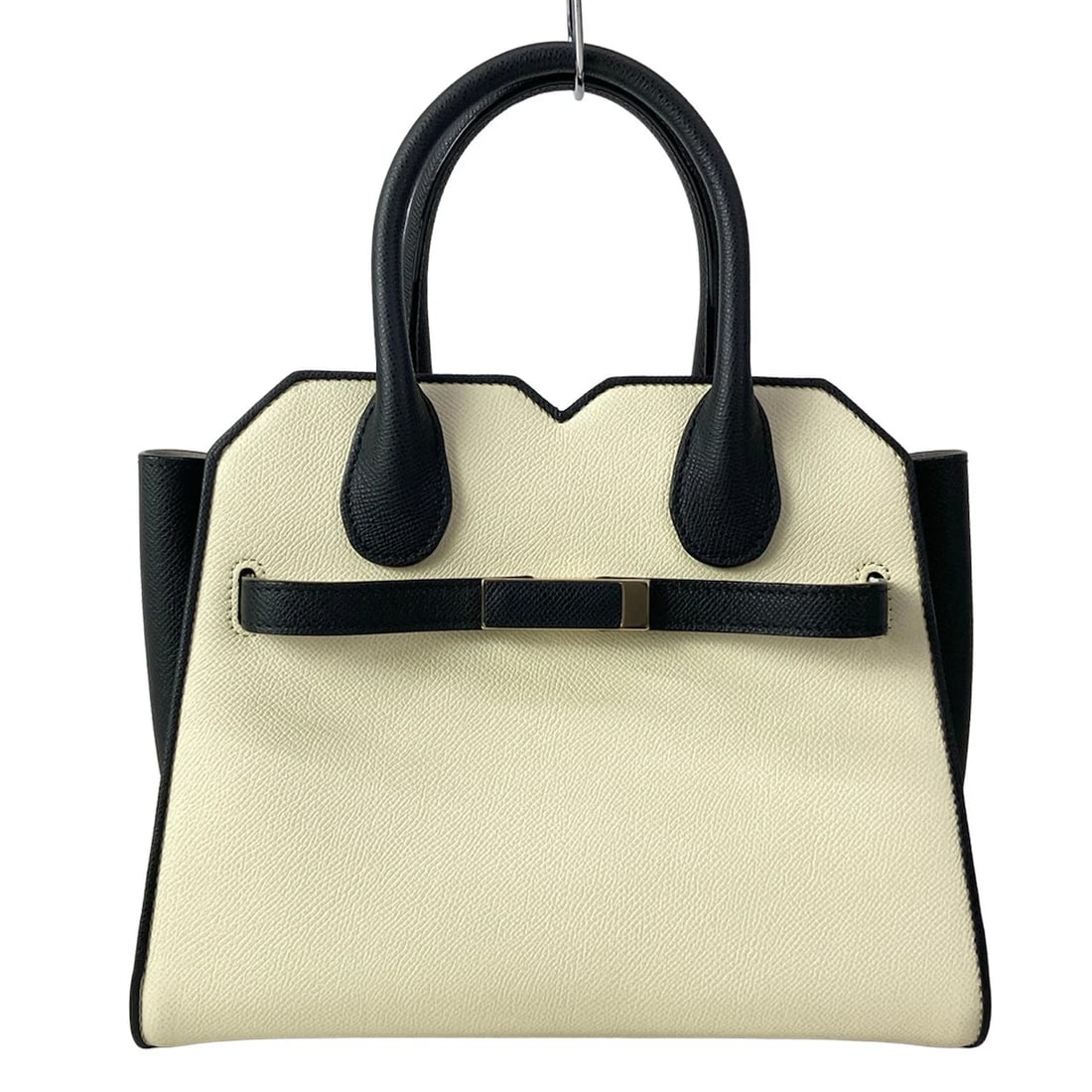 VALEXTRA MILAN BAG CREAM BLACK LEATHER TOTE BAG: Valextra Milan Bag Cream Black Leather Tote Bag Brand: Valextra Type/Style: Tote Bag Material: Exterior Material Leather Color: Exterior Color Cream, Black Size: Height : 8.66 inch (22 cm) Width :