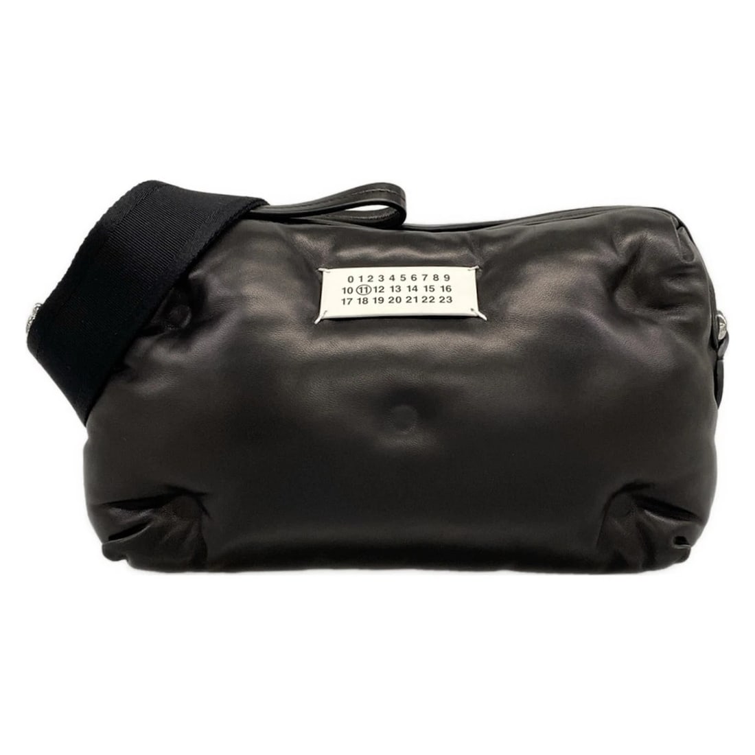 MAISON MARGIELA GRAM SLAM BLACK LEATHER SHOULDER BAG: Maison Margiela Gram slam Black Leather Shoulder Bag Brand: Maison Margiela Type/Style: Shoulder Bag Material: Exterior Material Leather Color: Exterior Color Black Size: Height : 7.48 inch (19 cm)