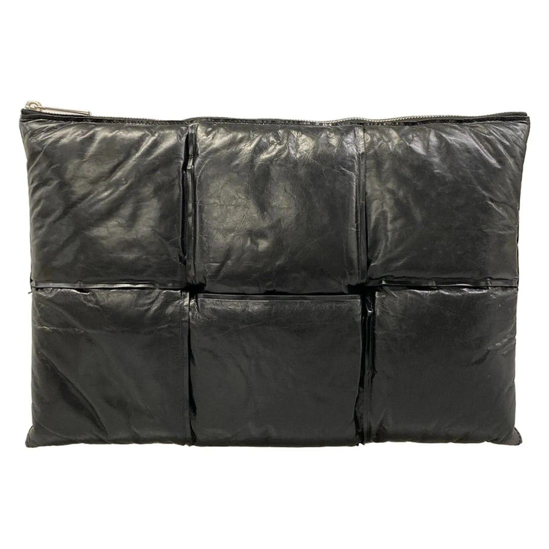 BOTTEGA VENETA PADDED MAXI BLACK PAPER BAG: BOTTEGA VENETA Padded Maxi Black paper Bag Brand: BOTTEGA VENETA Type/Style: Clutch Bag Material: Exterior Material paper calf Color: Exterior Color Black Size: Height : 10.34" (26.5 cm) Width :