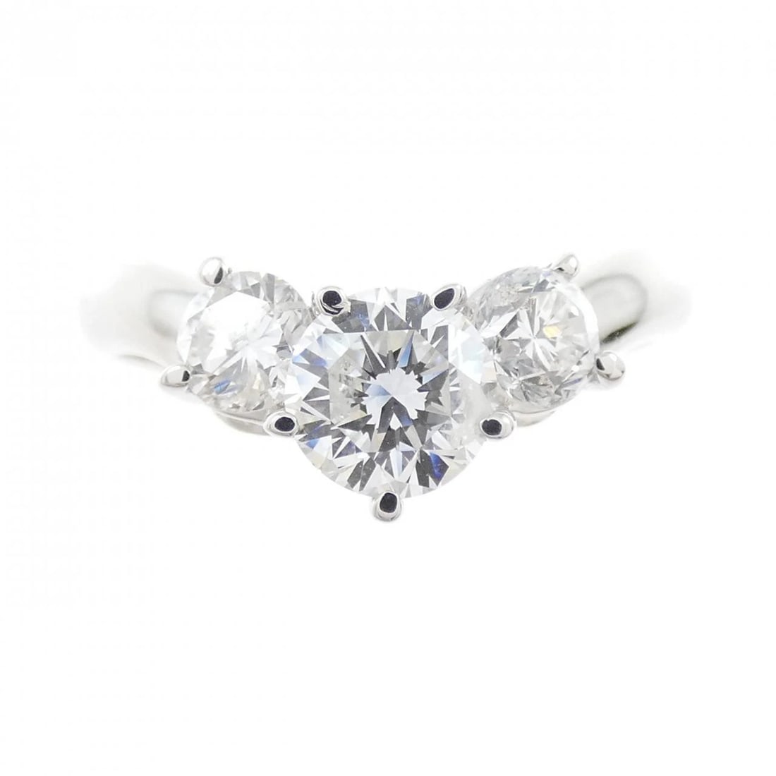 PT900 DIAMOND RING: PT900 Diamond Ring Brand: Unbranded Type/Style: Diamond Ring Material: PT900, Color: Silver Size: US 6 1/2 Accessories: None Accessories Notice: When purchasing pre-owned goods, please ref