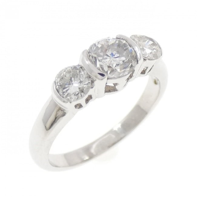 PT900 DIAMOND RING: PT900 Diamond Ring Brand: Unbranded Type/Style: Diamond Ring Material: PT900, Main Stone Natural Color: Silver Size: US 5 Accessories: None Accessories Notice: When purchasing pre-owned goods, please