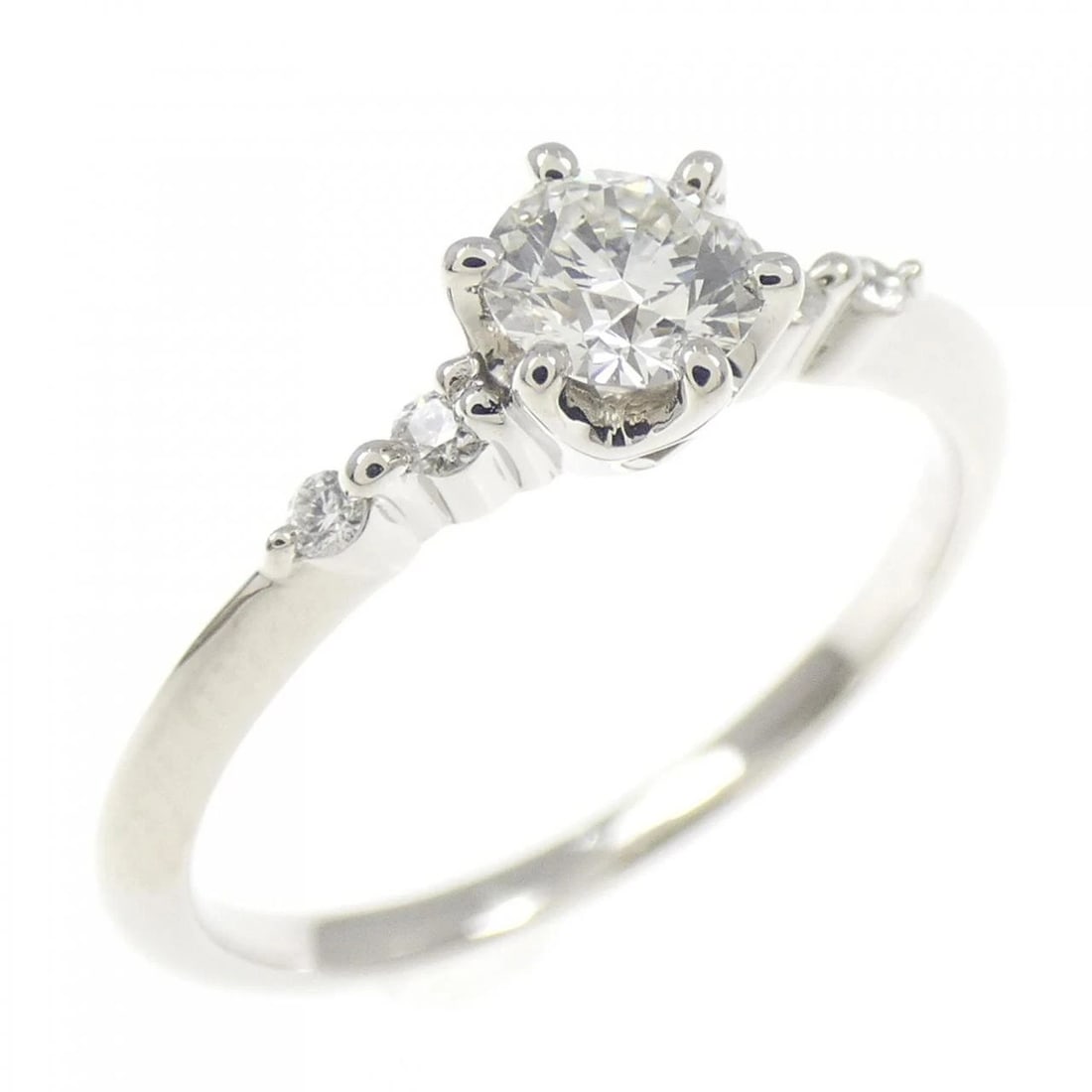 PT950 DIAMOND RING: PT950 Diamond Ring Brand: Unbranded Type/Style: Ring Material: Platinum950, Main Stone Natural Color: Platinum Size: US 4 Accessories: None Accessories Notice: When purchasing pre-owned goods, please