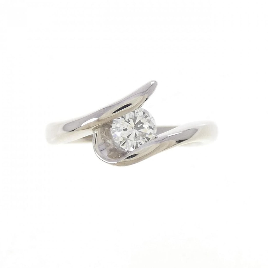 PT900 DIAMOND RING: PT900 Diamond Ring Brand: Unbranded Type/Style: Diamond Ring Material: PT900, Main Stone Natural Color: Silver Size: US 6 1/4 Accessories: None Accessories Notice: When purchasing pre-owned goods,