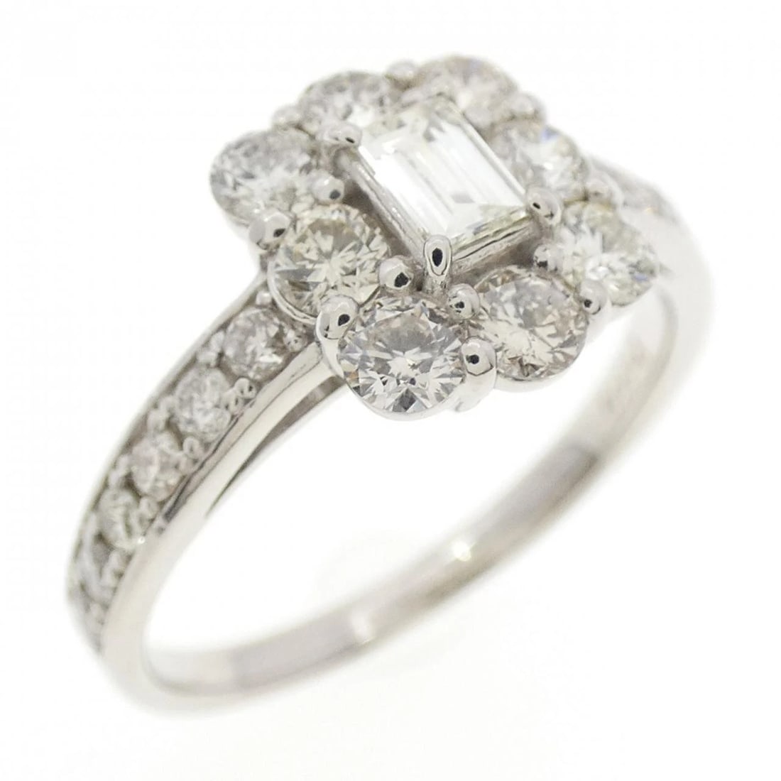 PT900 DIAMOND RING: PT900 Diamond Ring Brand: Unbranded Type/Style: Diamond Ring Material: Platinum900, Main Stone Natural Color: Platinum Size: US 5 3/4 Accessories: None Accessories Notice: When purchasing pre-owned