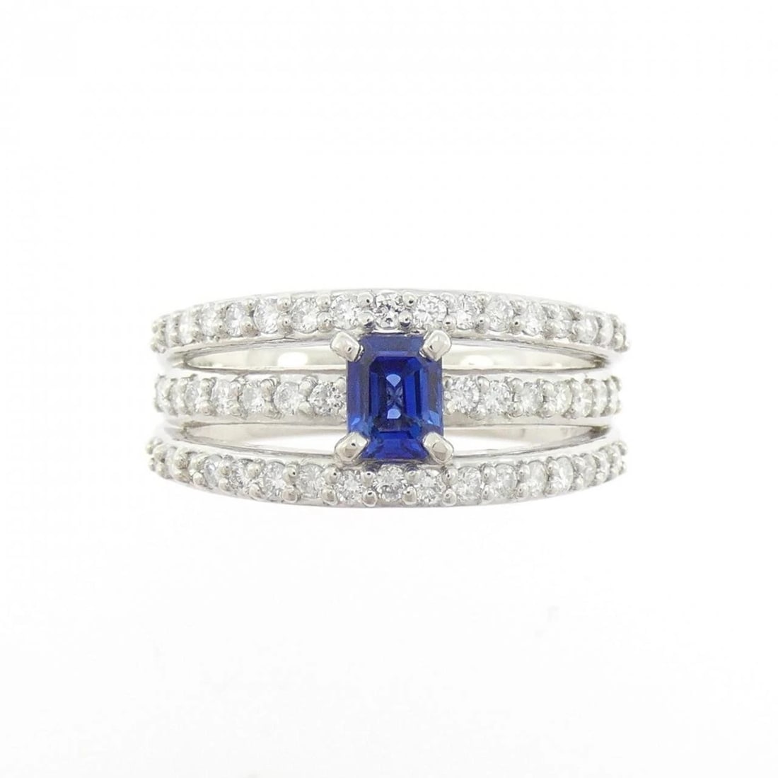 PT900 SAPPHIRE RING (1 of 2)