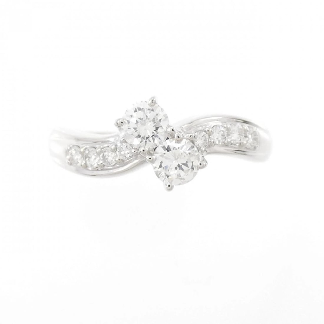 PT900 DIAMOND RING: PT900 Diamond Ring Brand: Unbranded Type/Style: Diamond ring Material: PT900, Main Stone NATURAL Color: SILVER Size: US 5 3/4 Accessories: None Accessories Notice: When purchasing pre-owned goods,