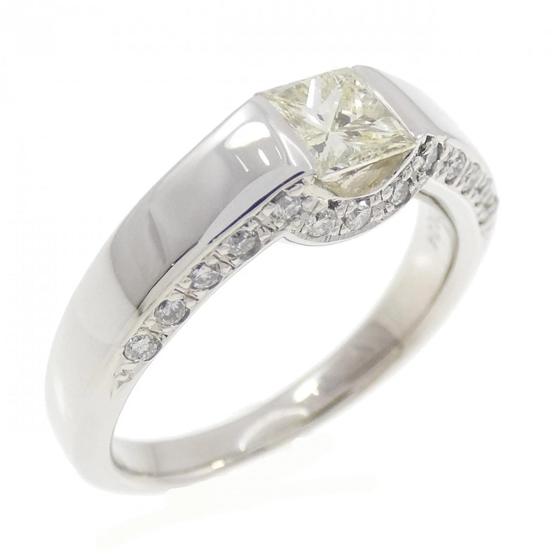PT DIAMOND RING: PT Diamond Ring Brand: Unbranded Type/Style: Diamond Ring Material: Platinum, Main Stone Natural Color: Platinum Size: US 6 Accessories: None Accessories Notice: When purchasing pre-owned goods,