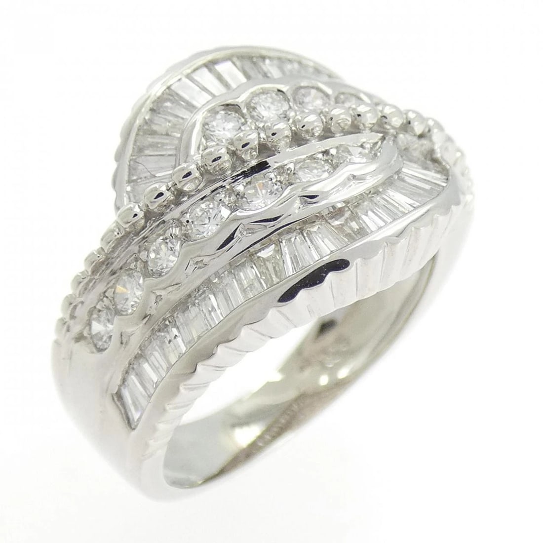 PT900 DIAMOND RING: PT900 Diamond Ring Brand: Unbranded Type/Style: Diamond Ring Material: PT900, Main Stone Natural Color: Silver Size: US 6 1/4 Accessories: None Accessories Notice: When purchasing pre-owned goods,